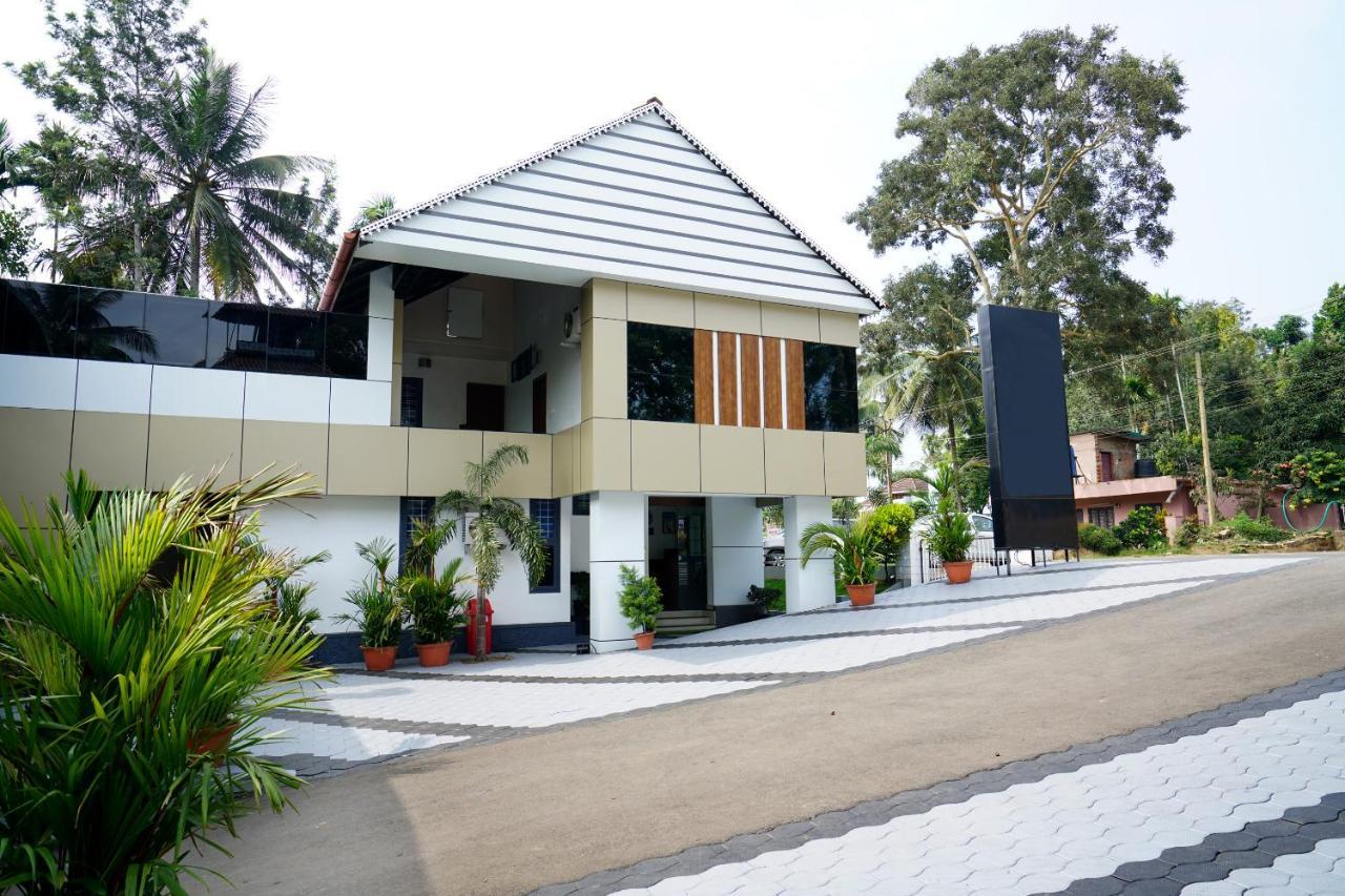 Oyo 6526 Ap Residency City Sultan Bathery Exterior photo