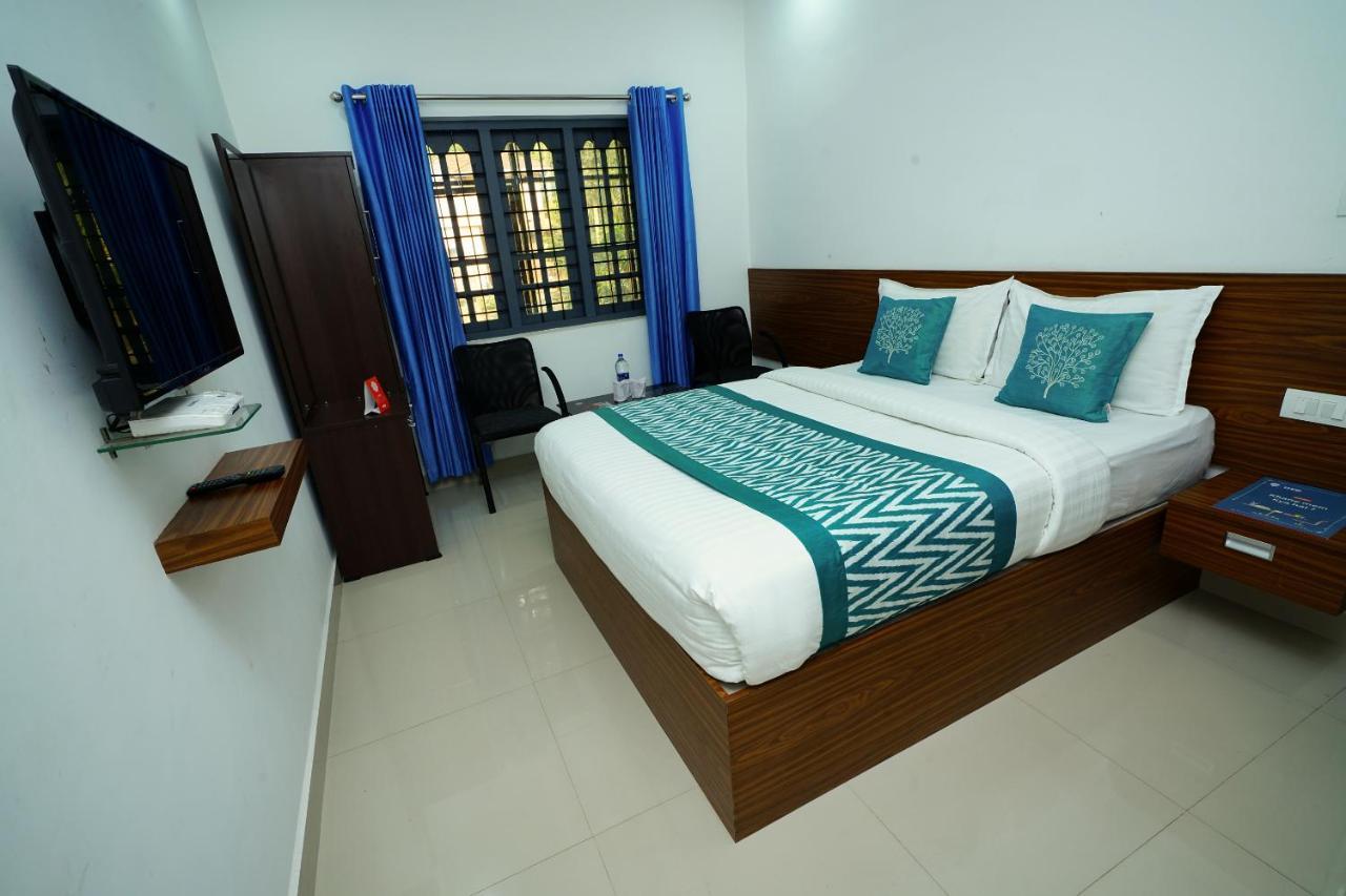 Oyo 6526 Ap Residency City Sultan Bathery Exterior photo